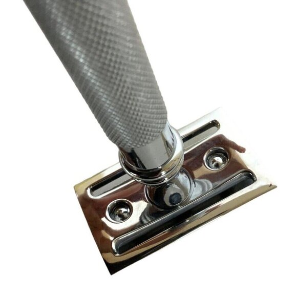 Mens Double Edge Safety Razor Textured Chrome Handle Sleek Design Grooming Tool - Picture 5 of 6